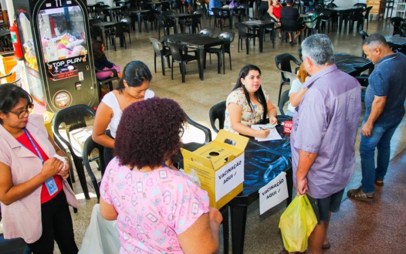 Vacinação contra a gripe será realizada neste sábado (30) na Feira Central com apoio à Campanha do Agasalho